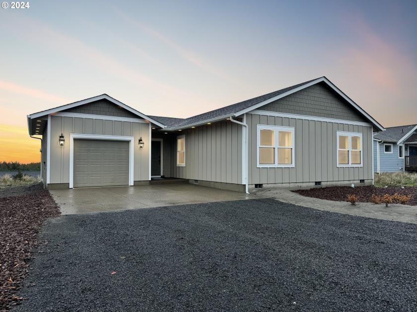 BRAND NEW TURN-KEY RANCH WITH OCEAN VIEWS! This MOVE-IN READY - Beach Home for sale in Ocean Park, Washington on Beachhouse.com