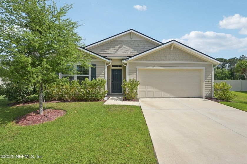 Home sits beautifully at the end of the cul-de-sac featuring a - Beach Home for sale in Green Cove Springs, Florida on Beachhouse.com