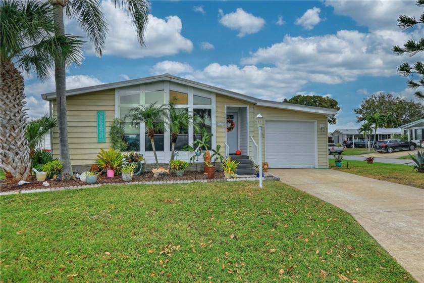 WELCOME HOME to BB lifestyle at its best! Rare find.... from the - Beach Home for sale in Barefoot Bay, Florida on Beachhouse.com