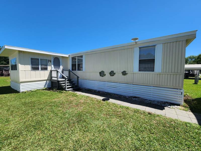 Welcome to 14 Buccaneer Street, a CHARMING home on leased land - Beach Home for sale in Murrells Inlet, South Carolina on Beachhouse.com