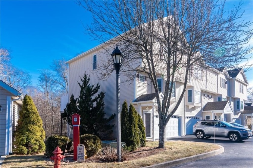 Charming Townhouse Condominium in Westerly, Rhode Island

 - Beach Condo for sale in Westerly, Rhode Island on Beachhouse.com