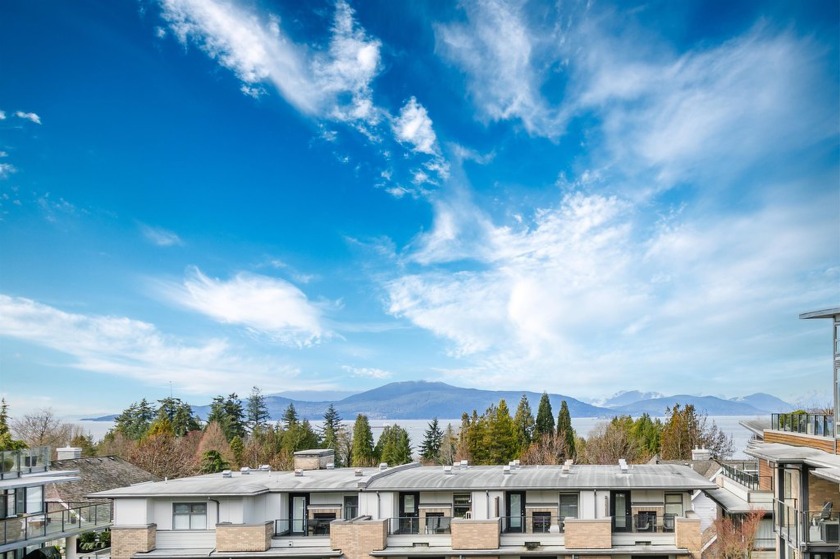 Top-floor NW corner with breathtaking ocean and mountain views! - Beach Condo for sale in Vancouver,  on Beachhouse.com