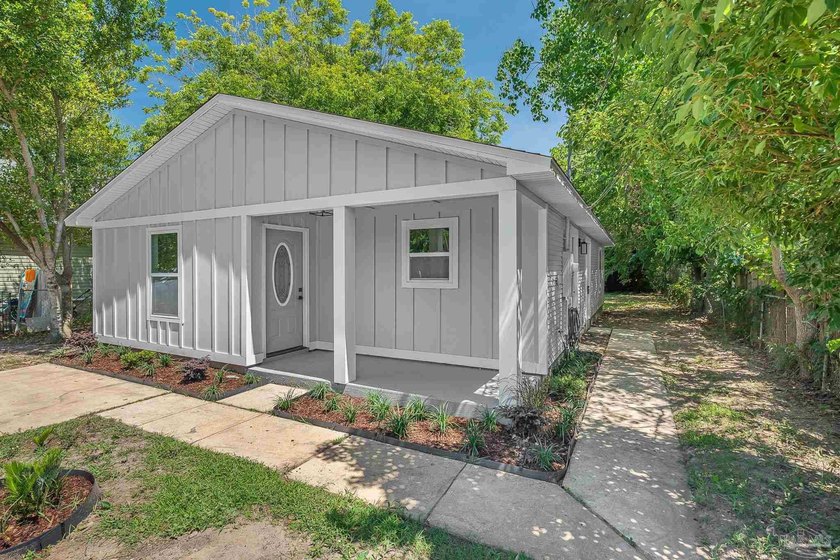 *** OPEN HOUSE SAT MAY 23RD FROM 11AM UNTIL 3PM *** Beautifully - Beach Home for sale in Pensacola, Florida on Beachhouse.com