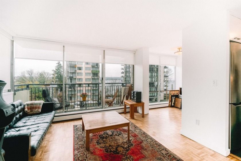 This is a PRIVATE leasehold. It is NOT a strata leasehold - Beach Condo for sale in Vancouver,  on Beachhouse.com