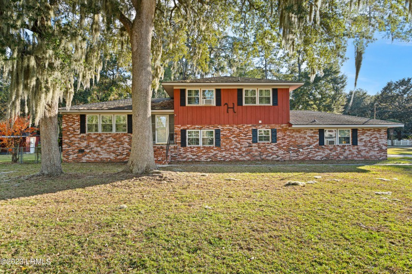 HUGE price improvement.  Four bedroom, two full bath brick split - Beach Home for sale in Beaufort, South Carolina on Beachhouse.com
