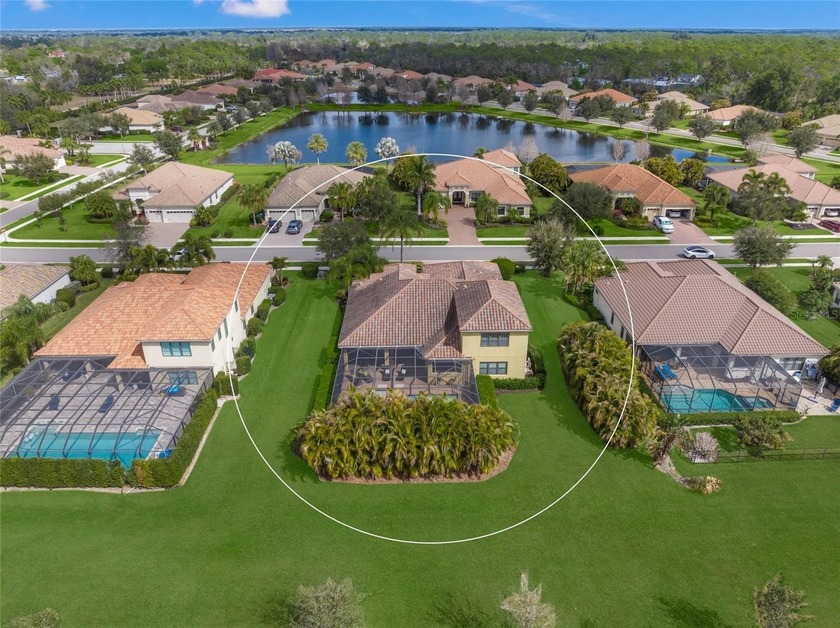 This is the one * BEAUTIFUL ESTATE HOME BY QUALITY BUILDER NEAL - Beach Home for sale in Sarasota, Florida on Beachhouse.com