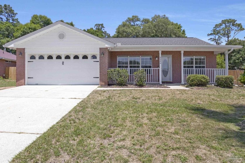 Located in Milton, this well-maintained 3-bedroom, 2-bath home - Beach Home for sale in Milton, Florida on Beachhouse.com