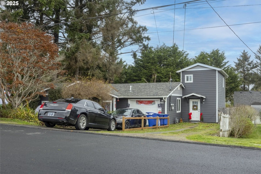 Charming Updated Home With Income Potential Moments From the - Beach Home for sale in Lincoln City, Oregon on Beachhouse.com