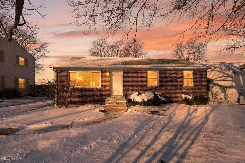 Beautifully renovated clean all-brick 3 bedroom ranch on a quiet - Beach Home for sale in Sandusky, Ohio on Beachhouse.com