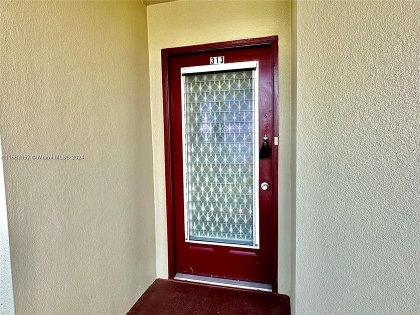 WELCOME TO THIS SPACIOUS, SPOTLESS AND BRIGHT APARTMENT. FRESHLY - Beach Condo for sale in Pembroke Pines, Florida on Beachhouse.com