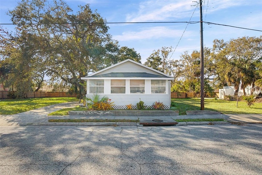 3-bedroom, 1-bath home offering 1,188 sq ft, built in 1950 - Beach Home for sale in Sarasota, Florida on Beachhouse.com