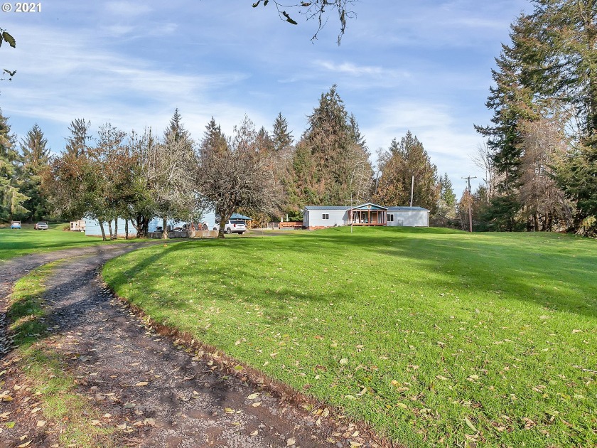 Welcome home to this 40 acre paradise in Astoria! This 4 bed, 2 - Beach Home for sale in Astoria, Oregon on Beachhouse.com