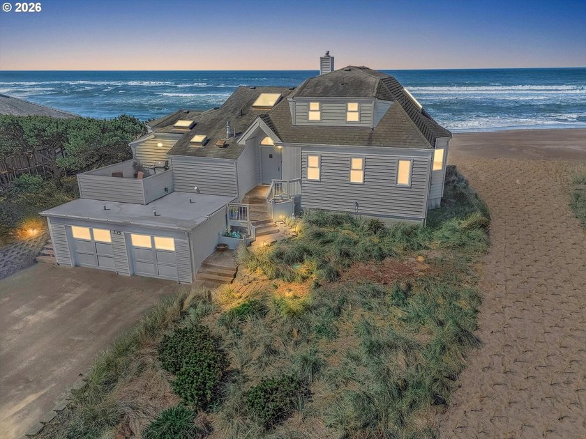 Oceanfront Contemporary in Salishan with Panoramic Views to die - Beach Home for sale in Gleneden Beach, Oregon on Beachhouse.com