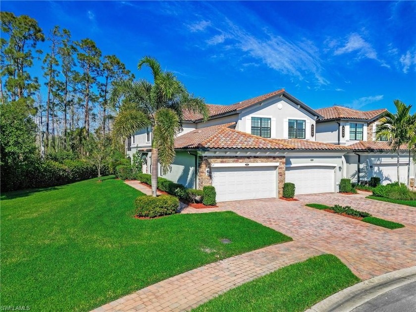 Private first-floor coach home located at the end of a - Beach Home for sale in Naples, Florida on Beachhouse.com