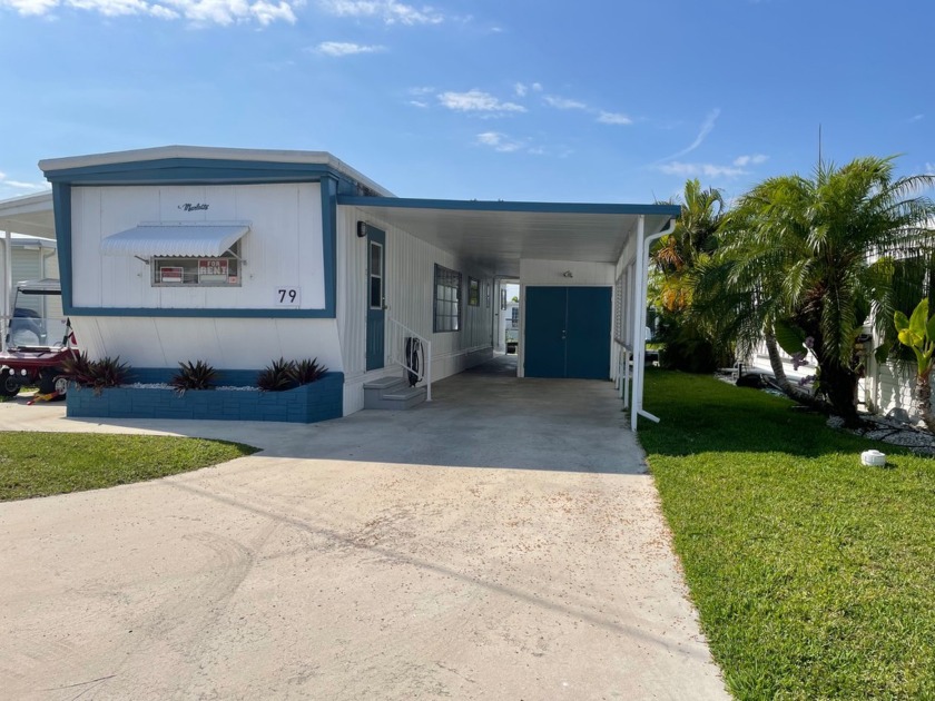 Completely remodeled 3 bedroom 1 bath home on a canal that leads - Beach Home for sale in Fort Myers, Florida on Beachhouse.com