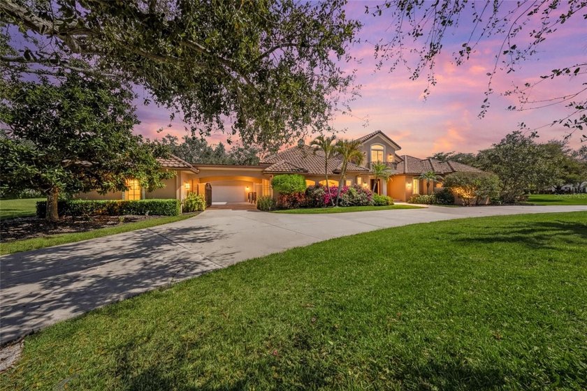 PERFECTLY POSITIONED ON 2 LOTS PROVIDING YOU A VERY PRIVATE - Beach Home for sale in Sarasota, Florida on Beachhouse.com