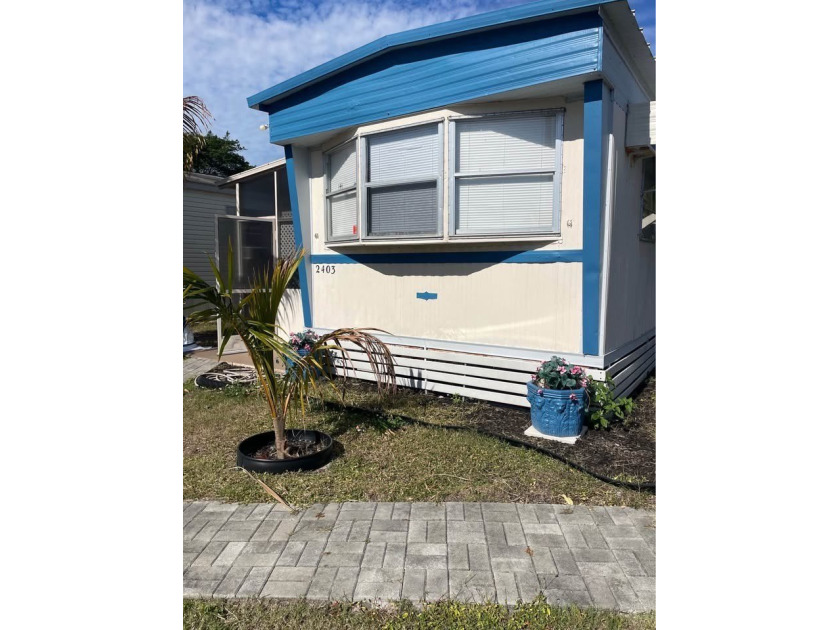THIS IS A CUTE 2/2 MOBILE HOME BUNGALOW IN THE GREAT ALL AGES - Beach Home for sale in Boynton Beach, Florida on Beachhouse.com