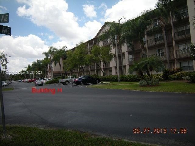 EXCELLENT PRICE TO SELL! THIS 2 BEDROOM/2 BATH CONDO IS TOTALLY - Beach Condo for sale in Pembroke Pines, Florida on Beachhouse.com