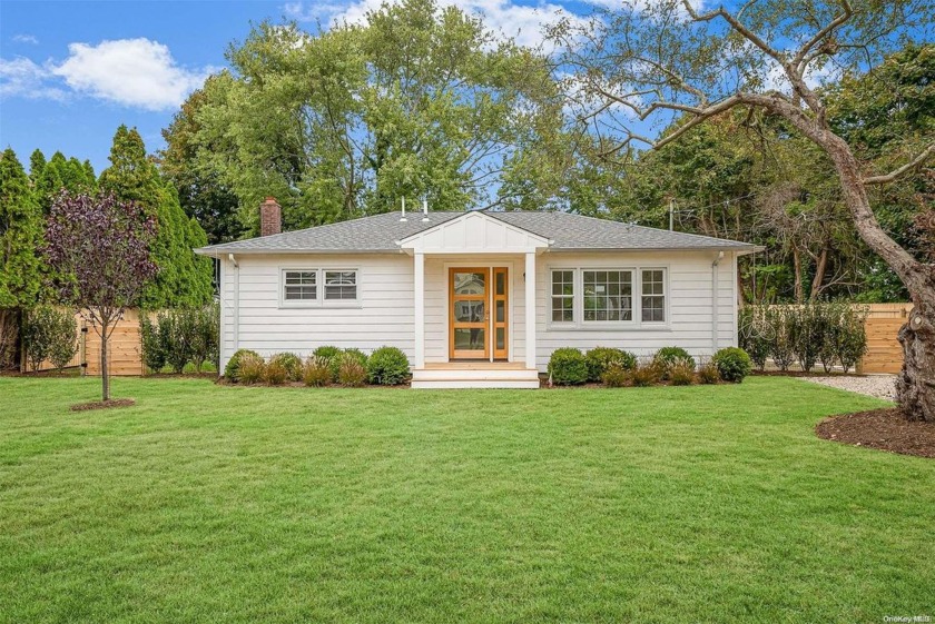 This beautifully renovated two-bedroom home offers the perfect - Beach Home for sale in Remsenburg, New York on Beachhouse.com