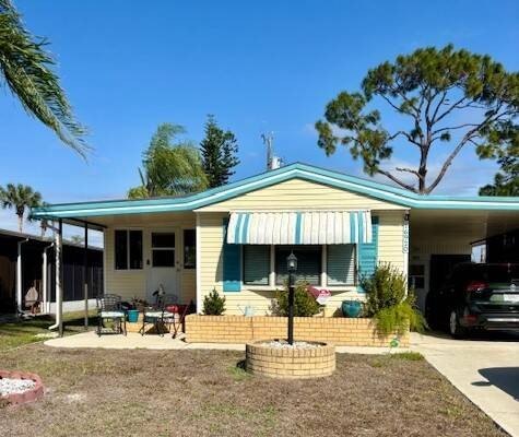 Looking for a beautifully updated and decorated home; this is - Beach Home for sale in North Fort Myers, Florida on Beachhouse.com