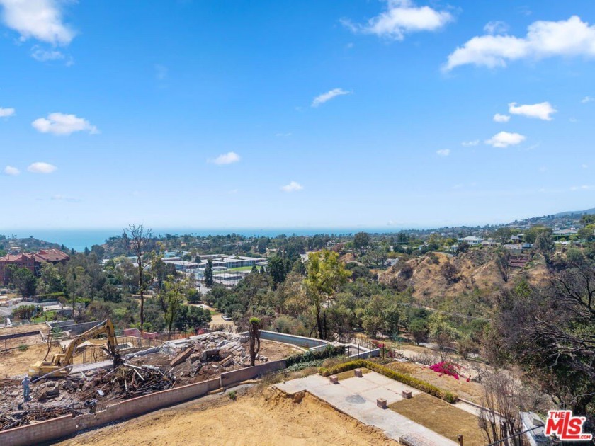 Incredible opportunity to design and build your dream home close - Beach Lot for sale in Pacific Palisades, California on Beachhouse.com