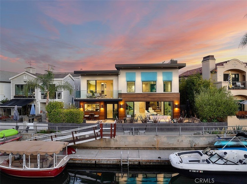 Presenting a rare and exceptional opportunity, this residence - Beach Home for sale in Long Beach, California on Beachhouse.com