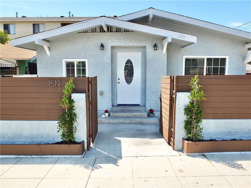 A stunningly renovated California Bungalow beautifully blends - Beach Home for sale in Long Beach, California on Beachhouse.com