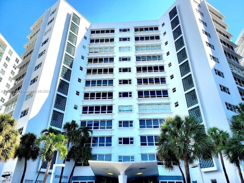 Enjoy Miami Beach lifestyle at its best -  Amazing  panoramic - Beach Condo for sale in Miami Beach, Florida on Beachhouse.com