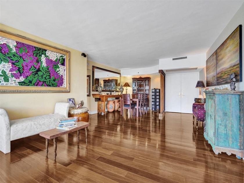 Beautifully appointed split 2BD/2BA 1477 SF with large balcony - Beach Condo for sale in Miami Beach, Florida on Beachhouse.com