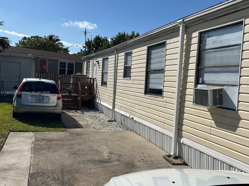 Land is included in the purchase! Beautifully updated & spacious - Beach Home for sale in Pembroke Pines, Florida on Beachhouse.com