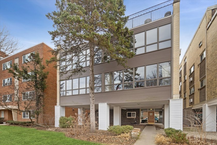 2726 Central Street unit: 2D - Beach Condo for sale in Evanston, Illinois on Beachhouse.com