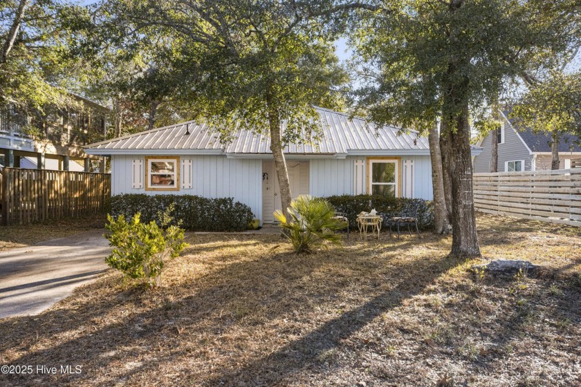 Always dreamed of owning a beach cottage?  Dream no more.  This - Beach Home for sale in Oak Island, North Carolina on Beachhouse.com