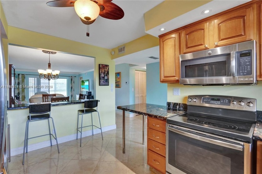 ABSOLUTELY GORGEOUS RENOVATED CONDO 2 BED / 2 BATH TURNKEY - Beach Condo for sale in Sunrise, Florida on Beachhouse.com