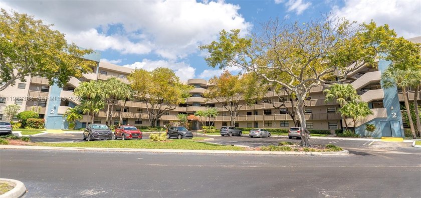 Enjoy resort-style 55+ community living in this move-in ready - Beach Condo for sale in Pembroke Pines, Florida on Beachhouse.com