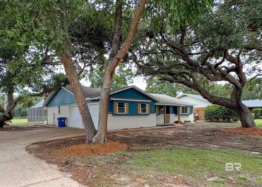 Newly updated Golf Course Home with pool and lanai For Sale! - Beach Home for sale in Gulf Shores, Alabama on Beachhouse.com
