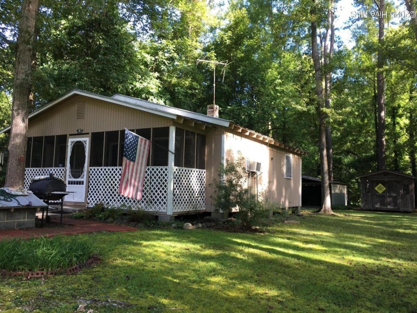 Welcome to 46 Hickory Dr, a charming property located in the - Beach Home for sale in Blounts Creek, North Carolina on Beachhouse.com