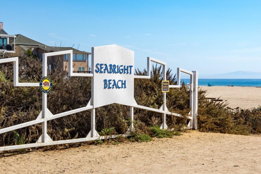 Seabright Beach is the place to live! Hear the sounds of waves - Beach Home for sale in Santa Cruz, California on Beachhouse.com