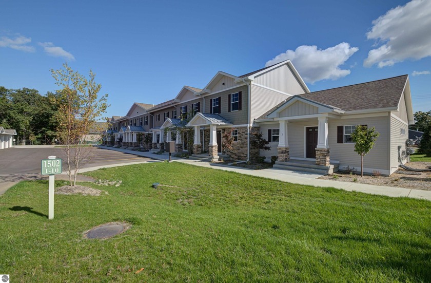 You will love your new low maintenance, 3 BR, 2 BA condo that is - Beach Condo for sale in Traverse City, Michigan on Beachhouse.com