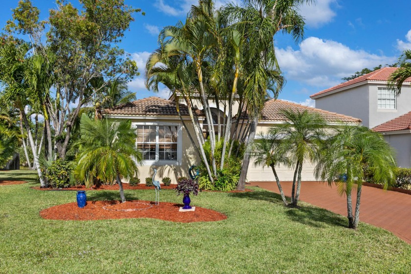 Enjoy the South Florida lifestyle with wide-open spaces, serene - Beach Home for sale in Wellington, Florida on Beachhouse.com