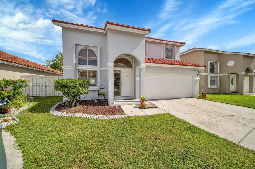 Immaculate 3-bed/ 2.5 bath 2-car garage home located in a - Beach Home for sale in Pembroke Pines, Florida on Beachhouse.com