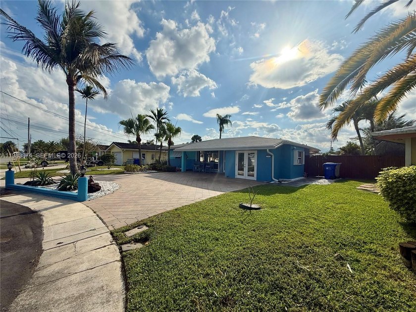 Welcome to your own private paradise in Garden Isle! This - Beach Home for sale in Pompano Beach, Florida on Beachhouse.com