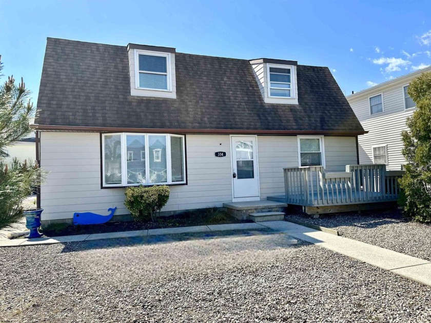 Location! Location! Location! This centrally located, beach - Beach Townhome/Townhouse for sale in Brigantine, New Jersey on Beachhouse.com