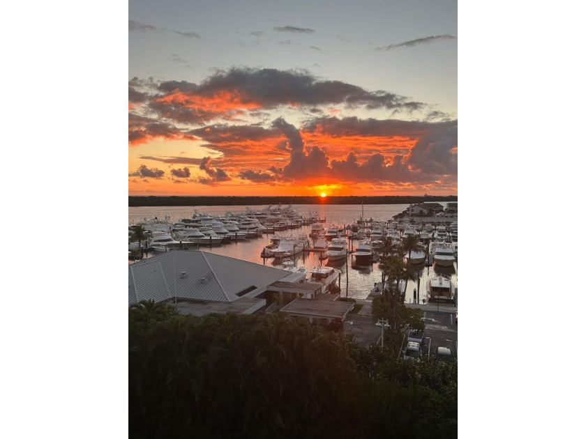 This spacious 7th-floor condo offers sweeping, unobstructed - Beach Condo for sale in North Palm Beach, Florida on Beachhouse.com