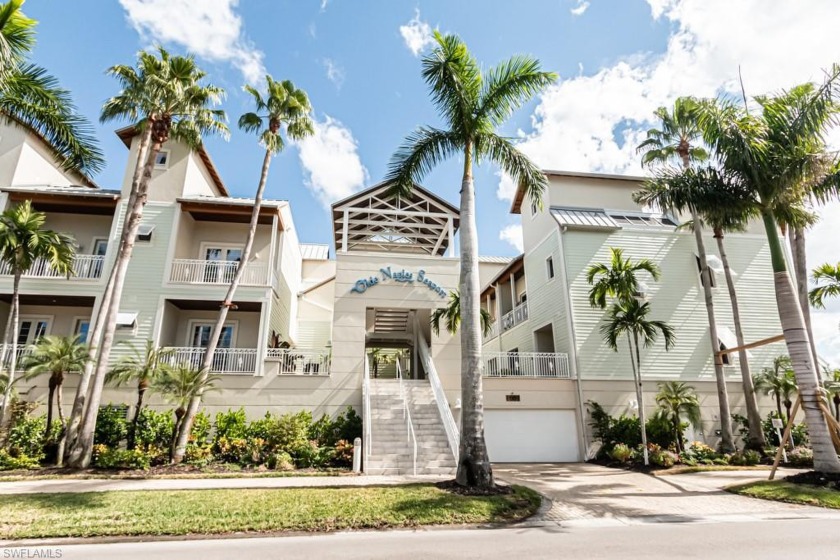 Sought after Downtown Naples Location. The breathtaking - Beach Condo for sale in Naples, Florida on Beachhouse.com