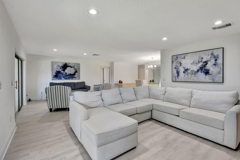 This luxurious convertible  condo that can easily be converted - Beach Condo for sale in Boynton Beach, Florida on Beachhouse.com