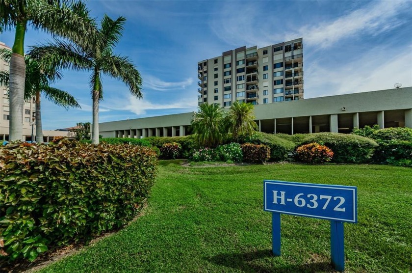 Absolutely gorgeous 2-bedroom 2 bath condo in sought after Palma - Beach Condo for sale in St. Petersburg, Florida on Beachhouse.com
