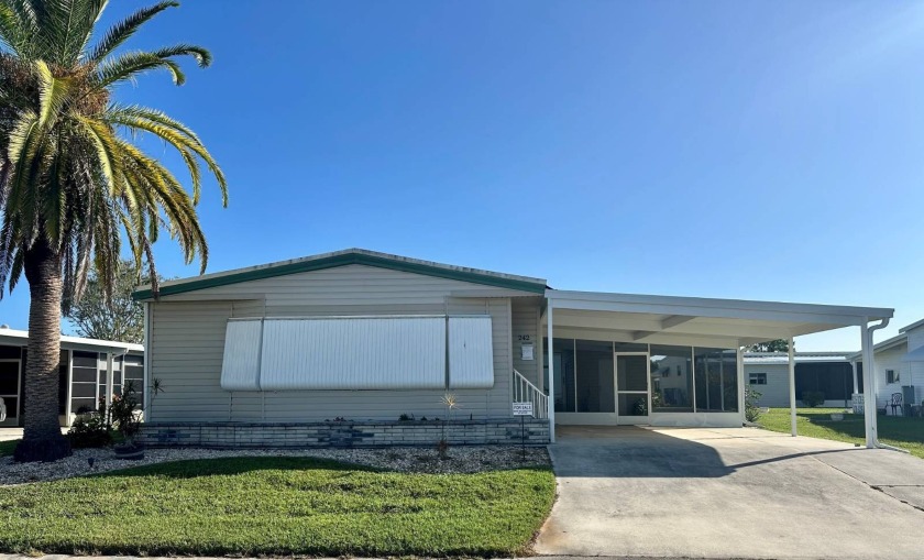 Experience retirement living in this updated castle nestled in - Beach Home for sale in Nokomis, Florida on Beachhouse.com