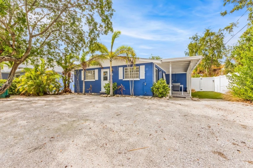 Price Reduction**** Welcome to *North Bay Beach House*. This - Beach Home for sale in Anna Maria, Florida on Beachhouse.com