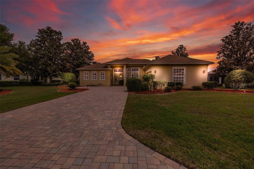 Country Club Living at Its Finest in Glen Lakes! This - Beach Home for sale in Weeki Wachee, Florida on Beachhouse.com