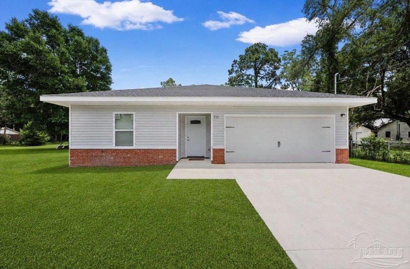 Welcome Home to 715 Edwards Street, Pensacola, FL 32507 Looking - Beach Home for sale in Pensacola, Florida on Beachhouse.com